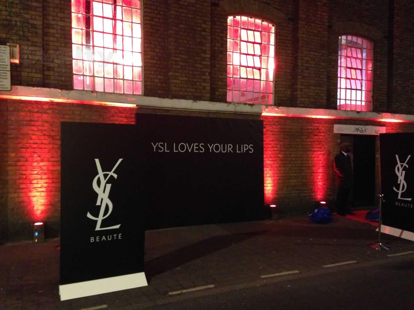 Visuel YSL Beauté à Londres, by #NOVELTY London