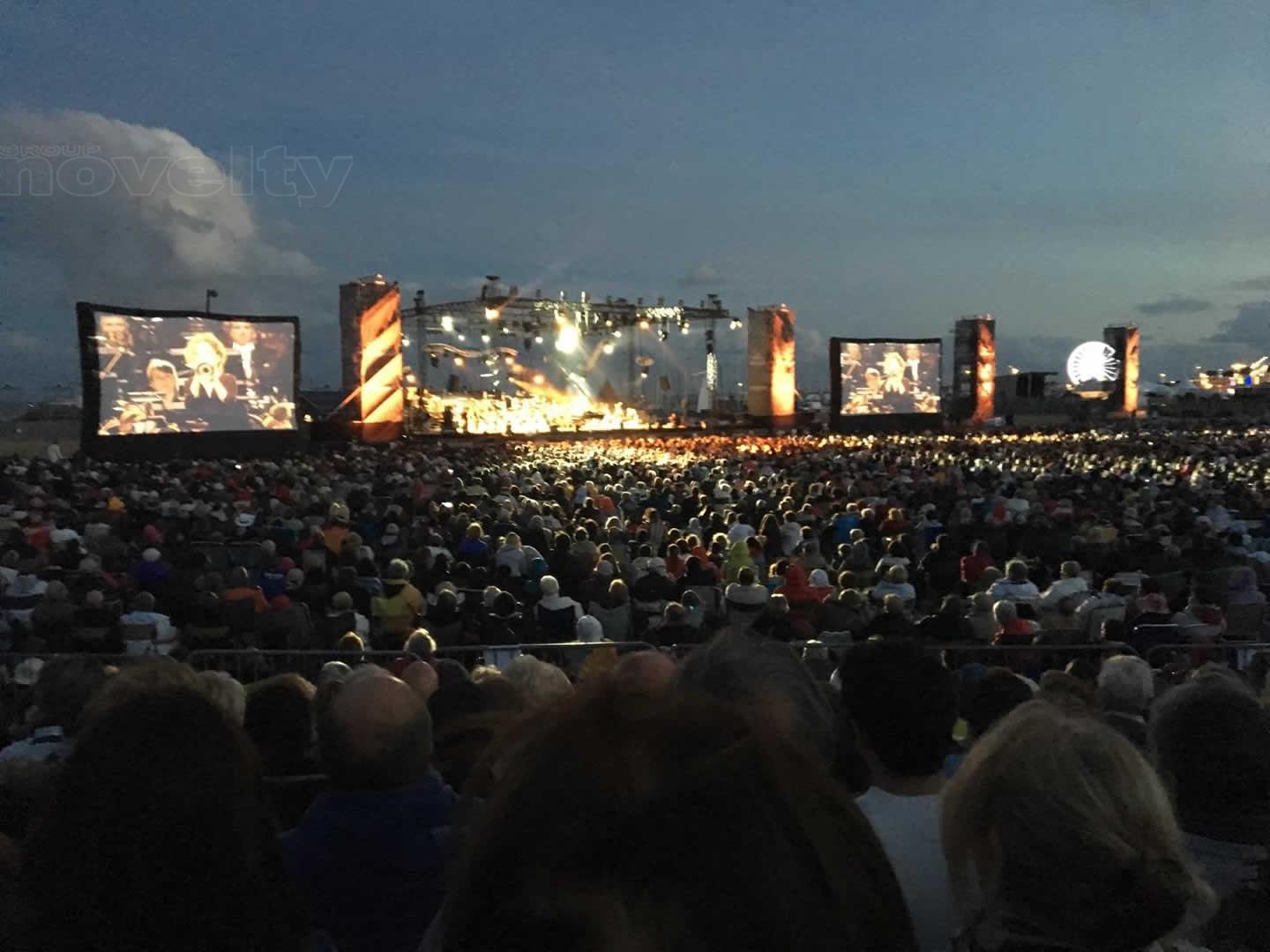 Un Violon Sur Le Sable Avec Les équipes De Paris Et Bordeaux