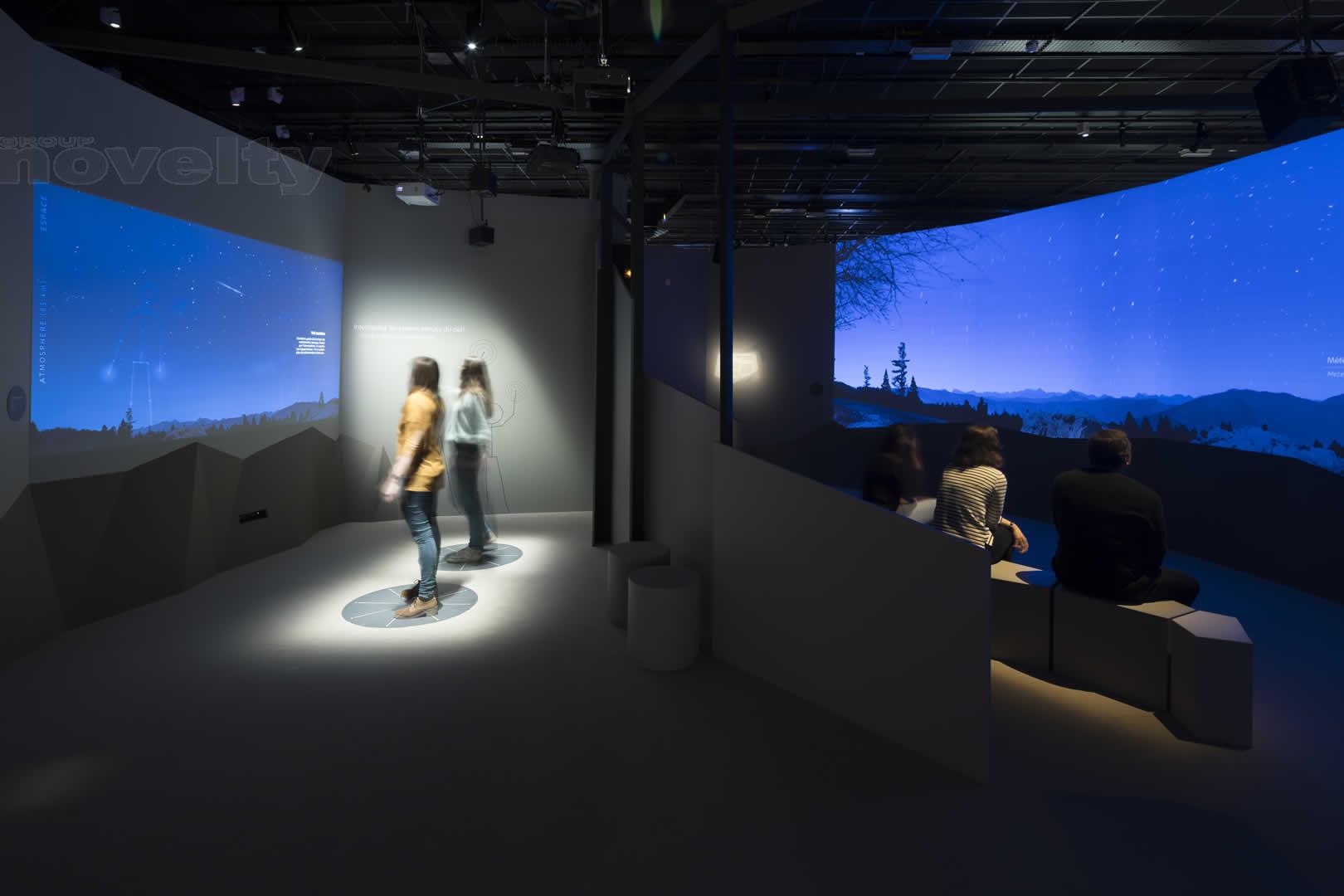 Visuel Installation lumineuse de l'exposition "Météorites entre ciel et terre" 