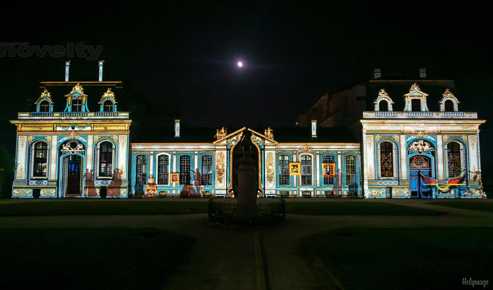 Visuel NOVELTY au Tricentenaire des Grandes Ecuries de Chantilly pour le spectacle LE PALAIS OU LE CHEVAL EST ROI