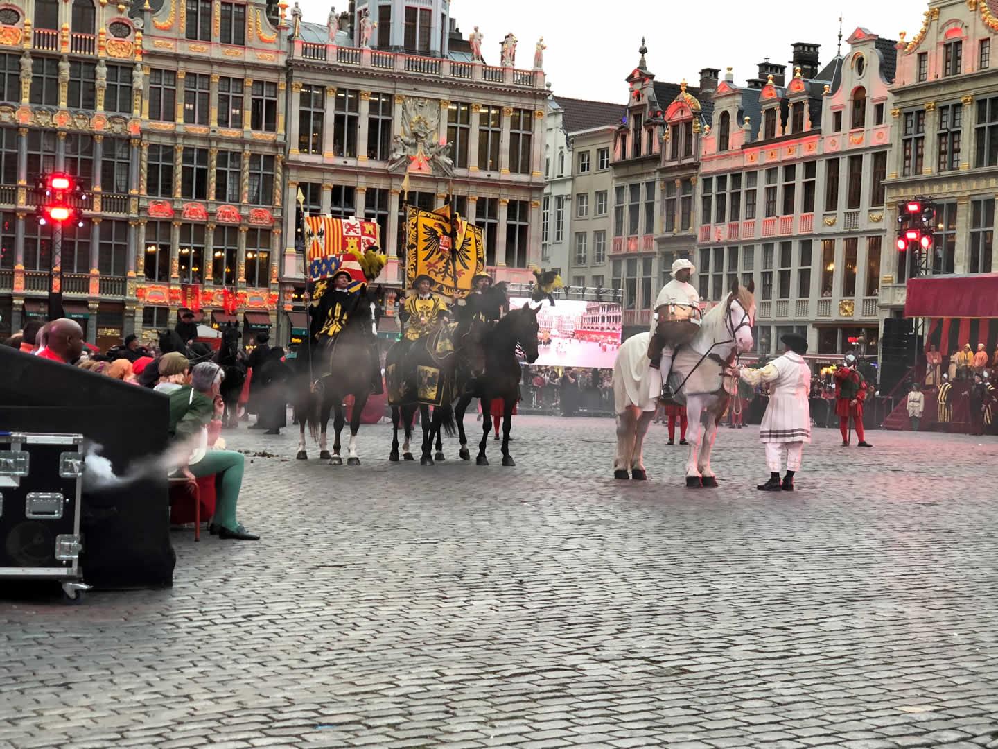Visuel Novelty Benelux à l’Ommegang sur la Grand Place de Bruxelles 