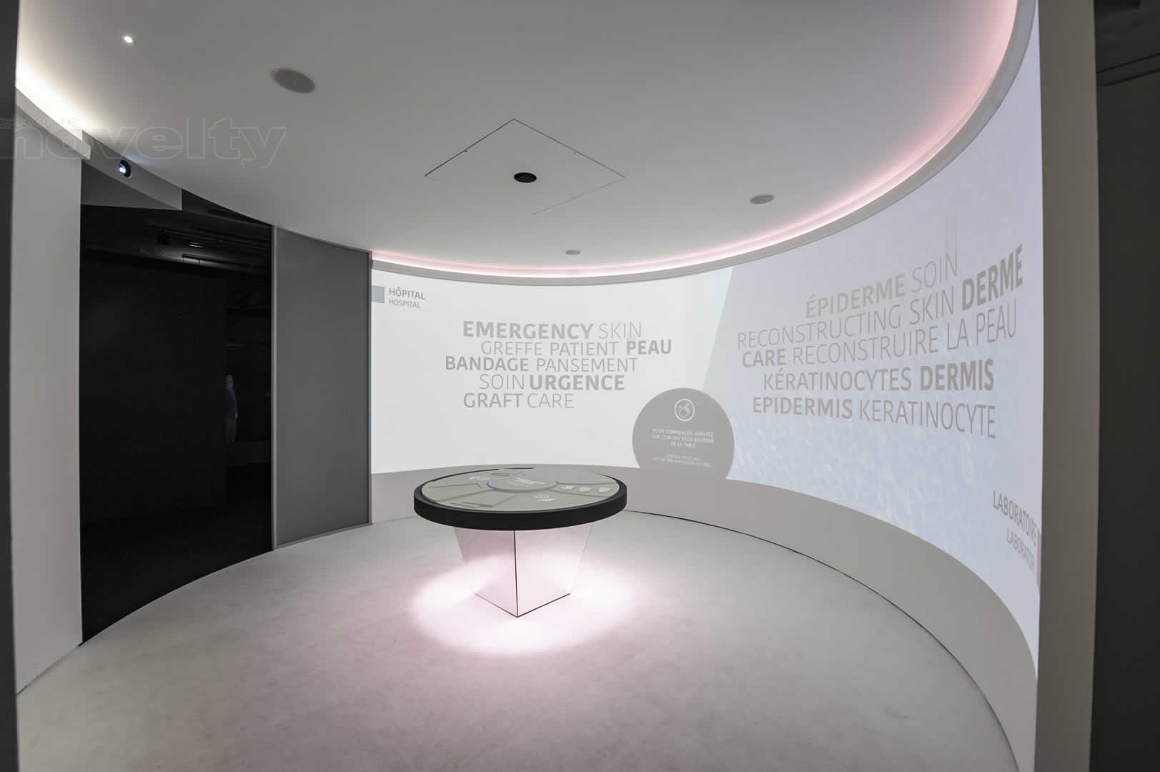 Visuel Intégration lumière by NOVELTY pour l'exposition "Dans ma peau" avec La fabrique créative