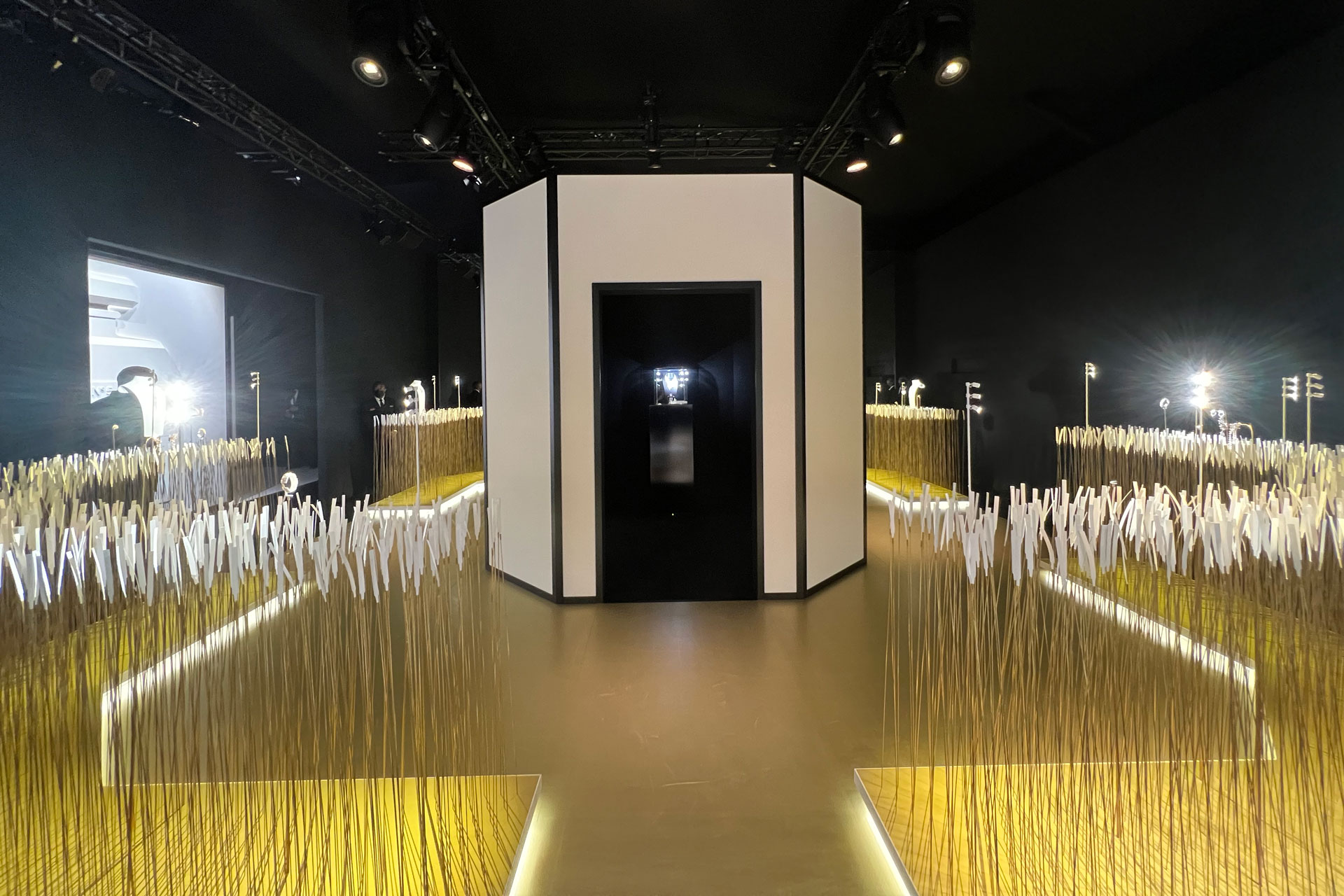 Chanel Exhibition with Novelty Middle East Novelty Group, leader de